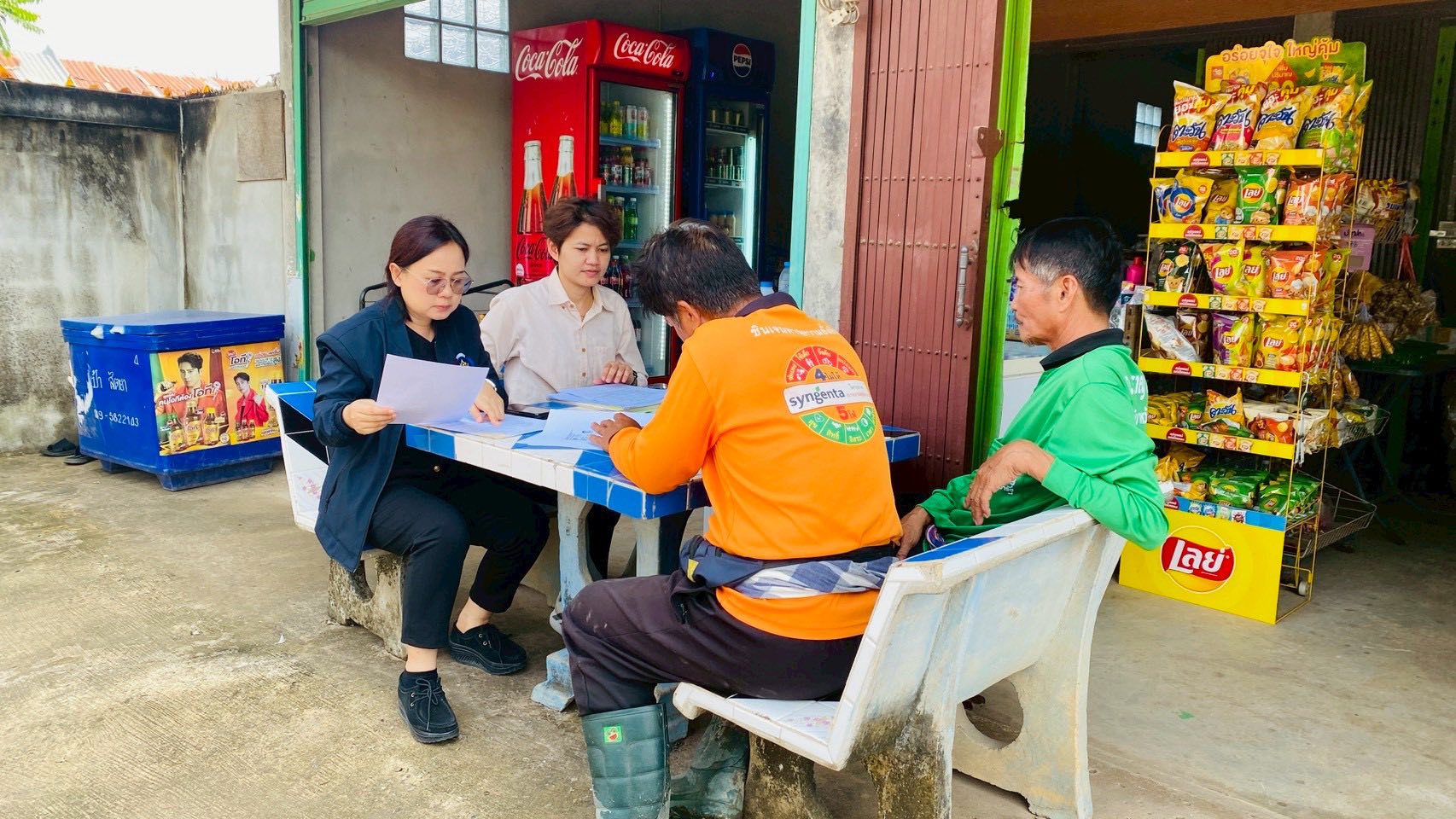 พช.ชุมแพ: ลงพื้นที่ติดตามโครงการแก้ไขปัญหาความยากจน กขคจ. ม.3 ต.หนองเขียด